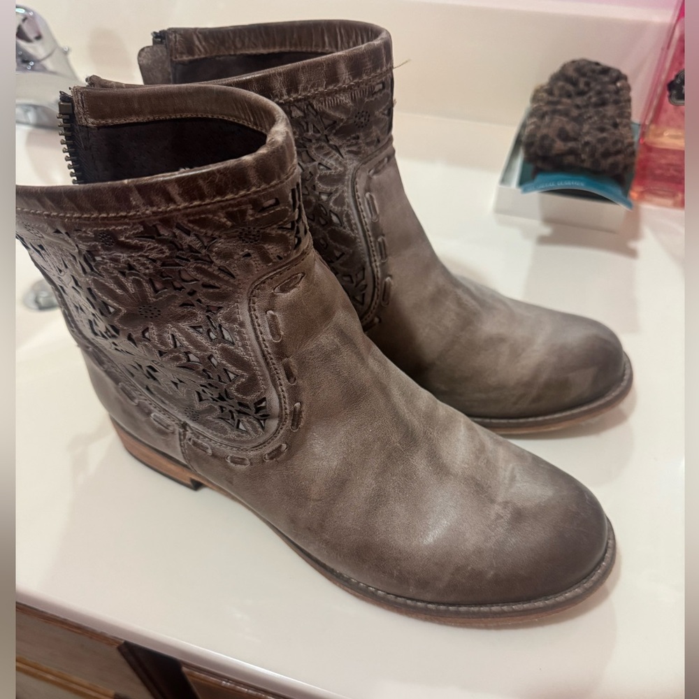 Corral Leather Women’s boots size 9